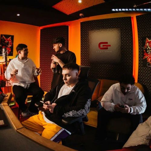 Скачать песню Bagardi - Поздним Вечером (feat. Goro & Asatro)
