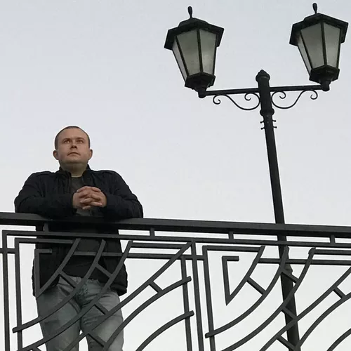 Скачать песню Дмитрий Гревцев - На Окраине Августа